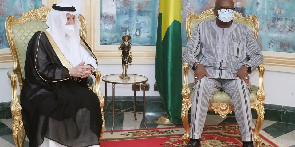 120946689_1593857657463165_4103327808786332234_n